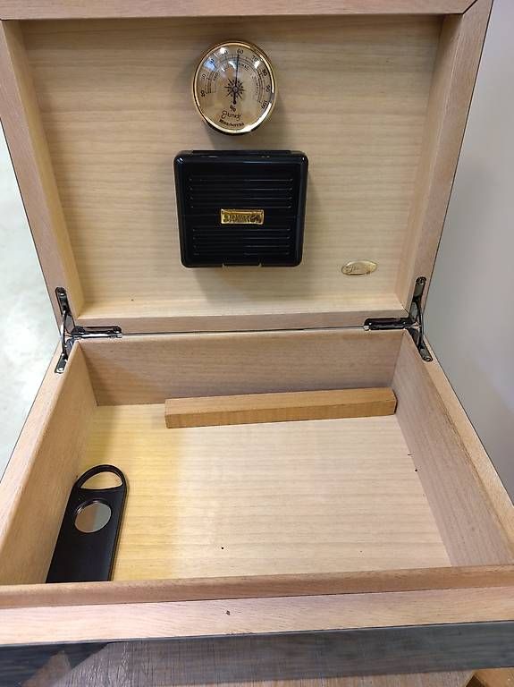 Humidificateurs: Humidor – D'occasion à Petit-Lancy par chevalier