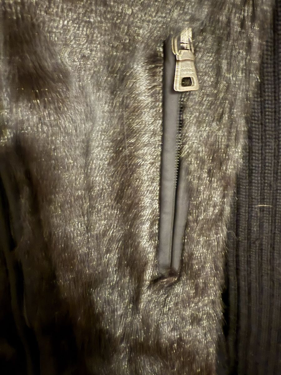 Prada Giacche: Prada Kapuzenpulli aus Fell Grösse 42 neu. – Nuovo (secondo la descrizione) da Riehen venduto da sirubin 3