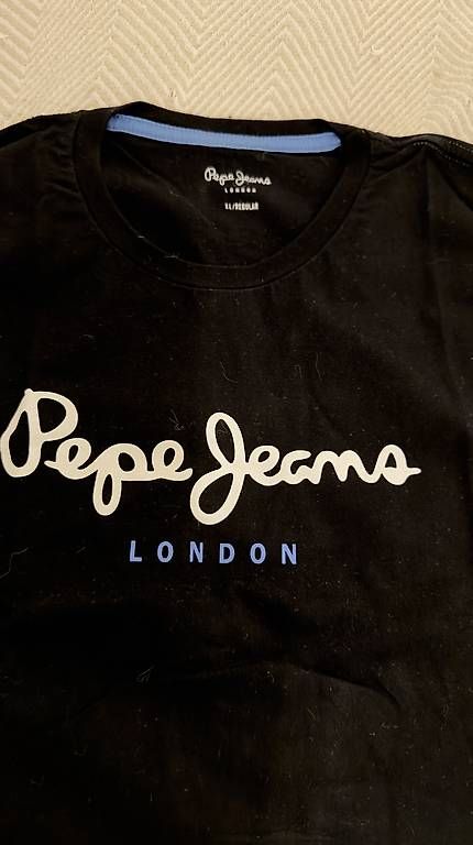 T-shirt: Pepe, Jeans, Shirt schwarz – Usato da Brunnen venduto da sea_c7bm 1