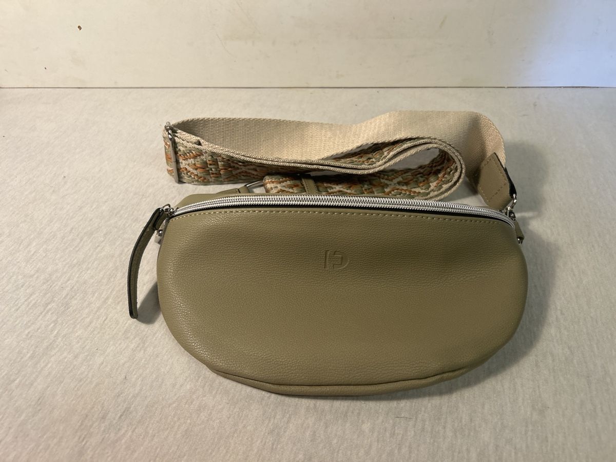 Tom Tailor Sacs femmes: Tom Tailor Bauchtasche – Neuf (Voir description) à Basel par mbr_x2qy