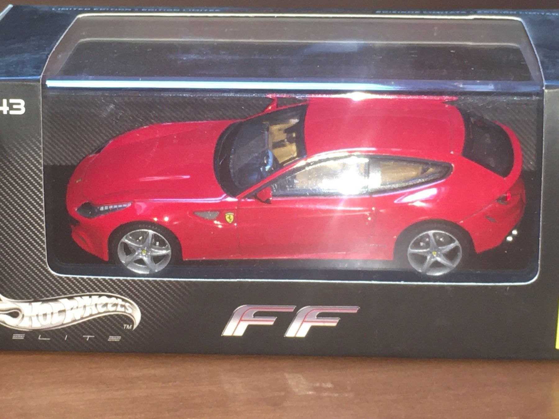 Ferrari Modellini d'auto: Ferrari FF 1/43 ELITE – Nuovo (secondo la descrizione) da Wohlen AG venduto da PrivatSammlung