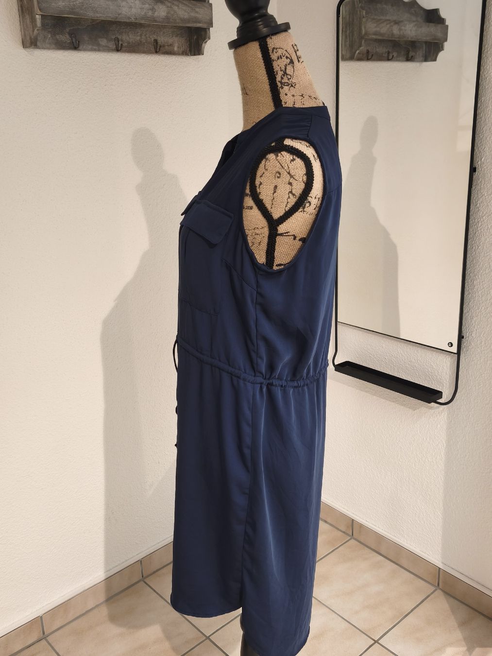 H&M Vestiti: H&M Kleid dunkelblau Grösse 40 – Nuovo (secondo la descrizione) da Emmetten venduto da SecondhandSiska 1