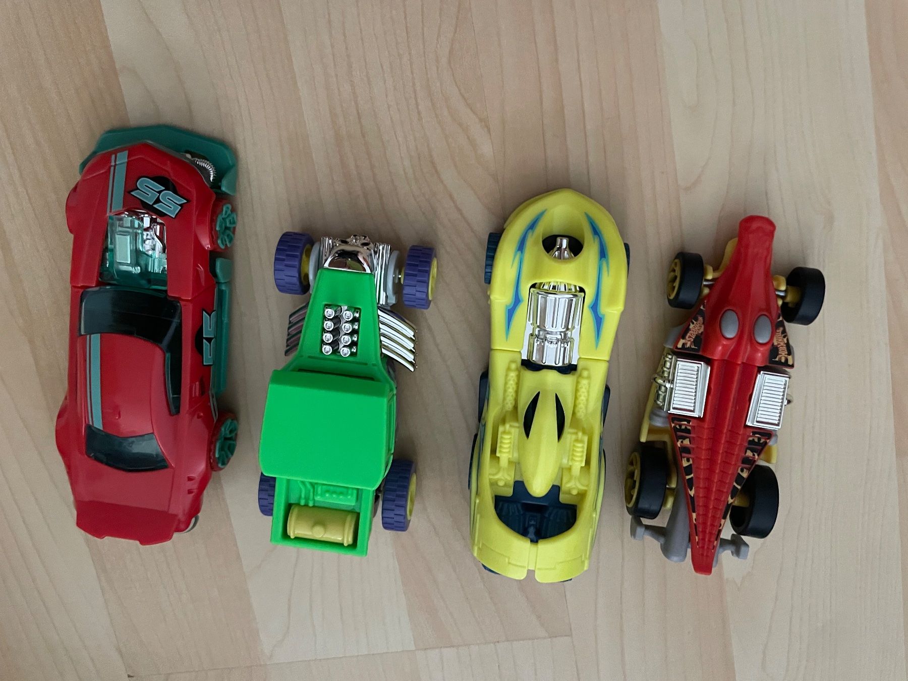 Hot Wheels Jouets: Hot Wheels Auto und monstertrack – D'occasion à Niederlenz par JasminaK01