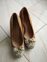Heels in beige-rosé mit heller Spitze und Schleife