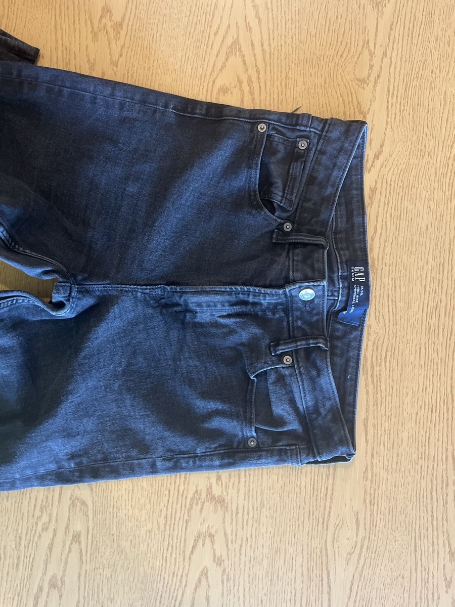Lots de vêtements: 2 pantalons  – D'occasion à Courgenay par tat_w5vc 2