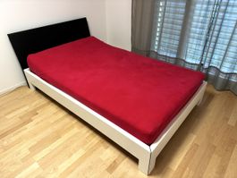 Hochwertiges Bett mit Bico-Matratze und Bicoflex-Lattenrost