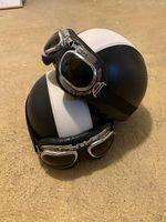 2 x Motorradhelm / Vespahelm mit Brille