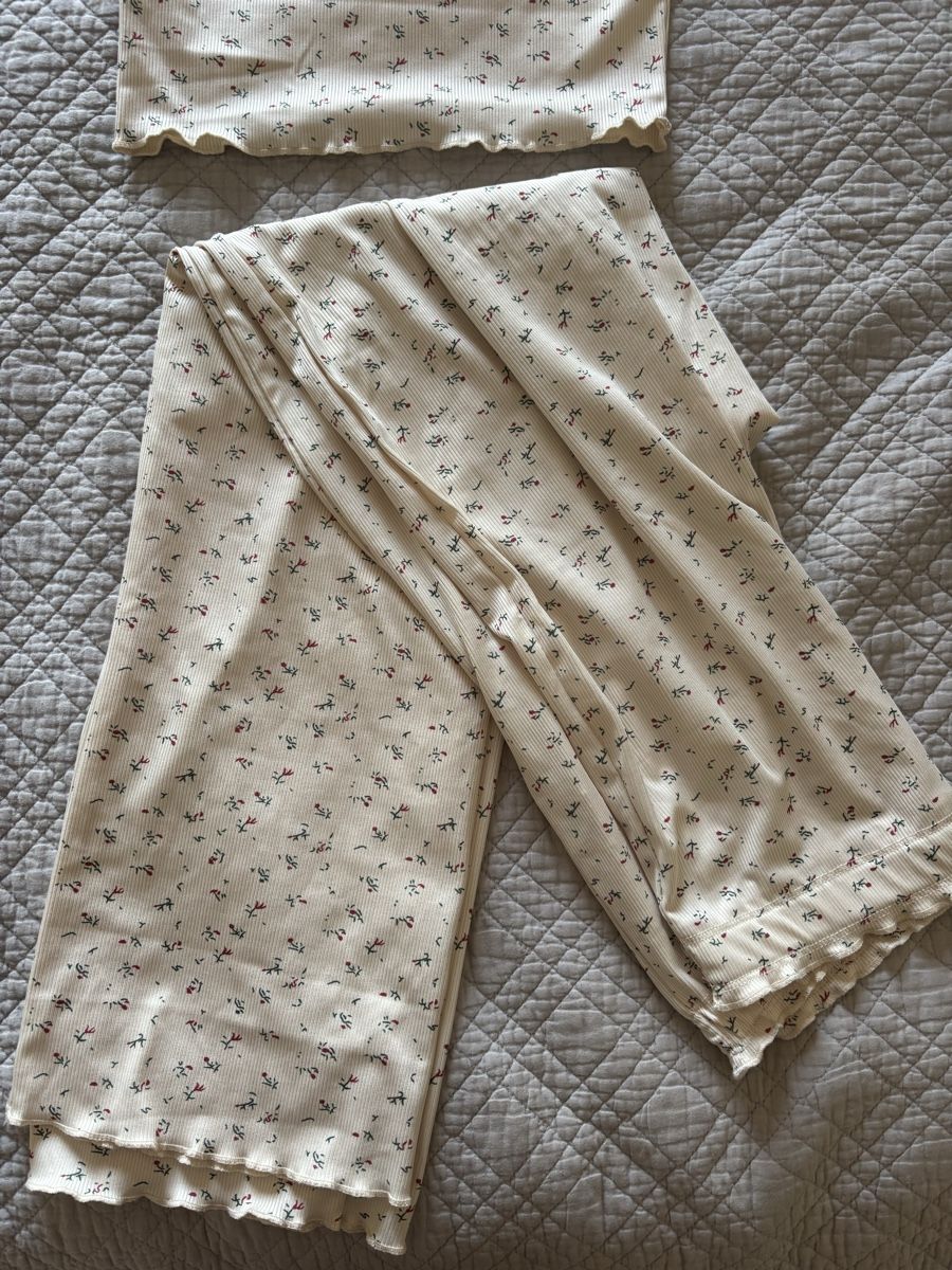 Shein Negligees & Pigiami: Ensemble débardeur et pantalon  – Nuovo (secondo la descrizione) da Lausanne venduto da shabnam.t 1