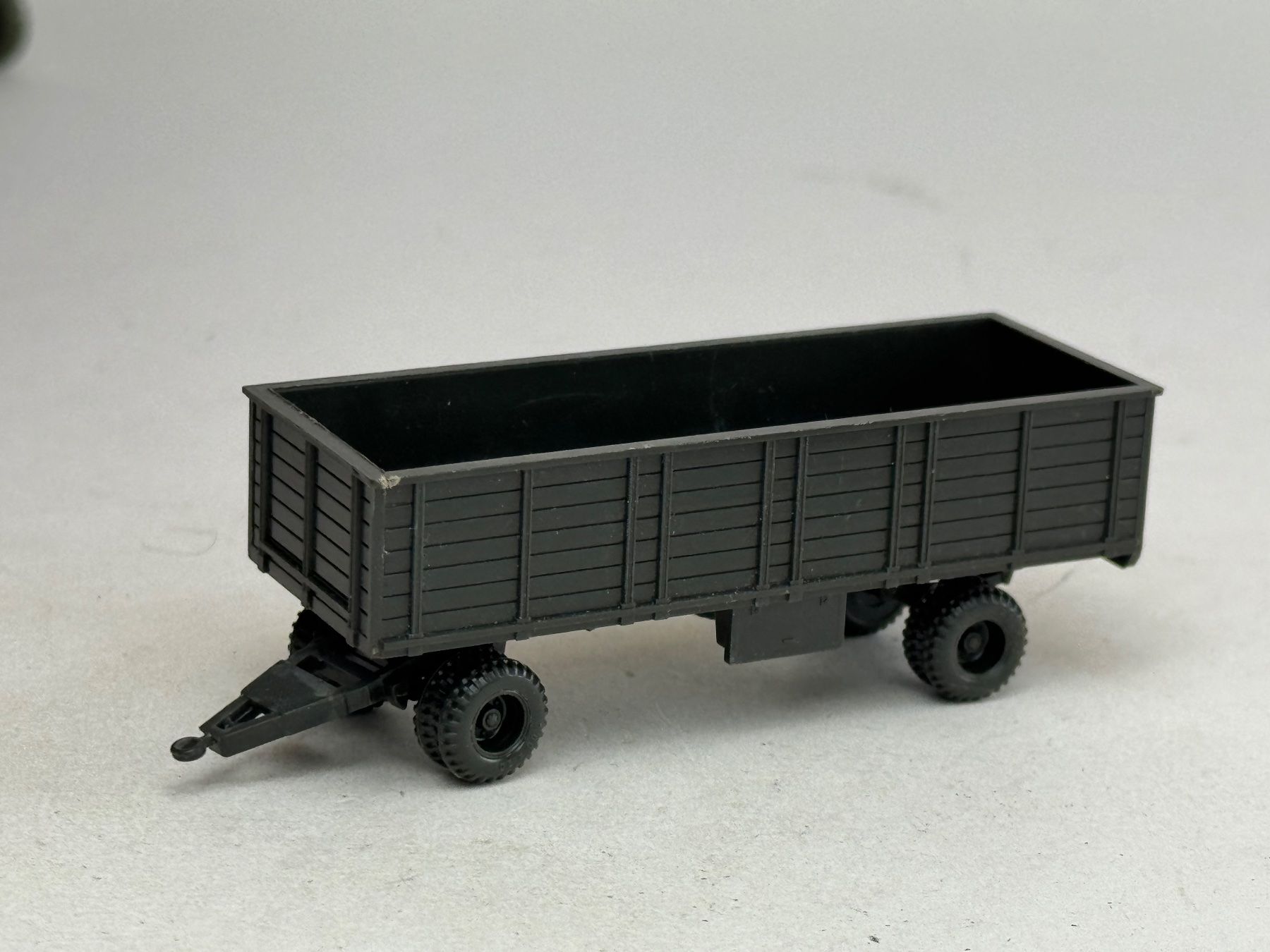 Modellini d'auto: VE- Roco Militär Anhänger Hochpritsche – Usato da Elm venduto da Wikmtz