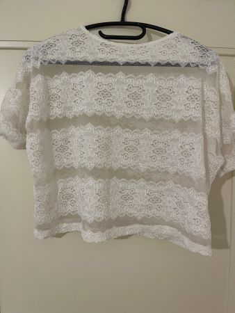 Joli Top en dentelle
