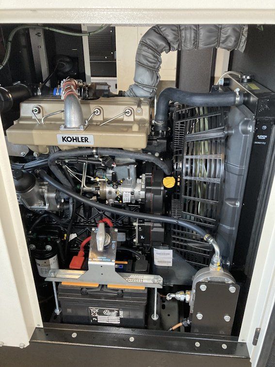 Générateurs de courant: Notstromaggregat mit Integrierter Notstromumschaltung. 35kVA – D'occasion à Kägiswil par DEAG_OW 1