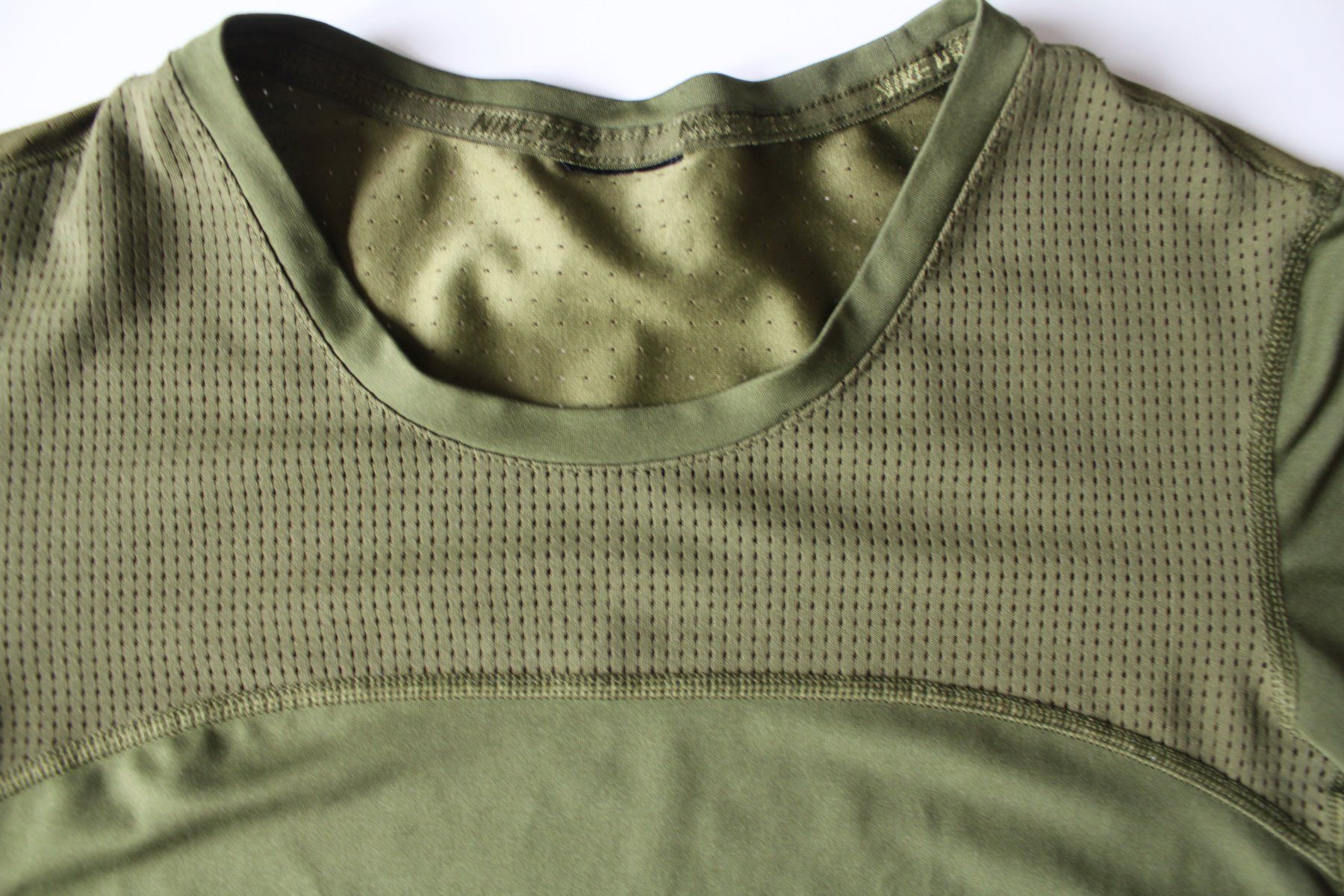 Nike T-shirt: T-shirt Nike Pro vert t. env. S – Usato da Peseux venduto da Gilloss 1