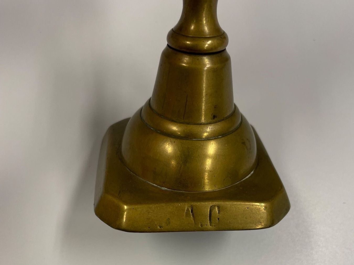 Portacandele: Grosser, massiver Bronze Kerzenständer – Usato da Baar venduto da bricksandmore 5