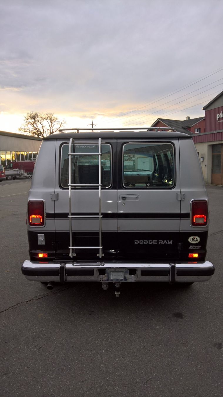 Dodge Automobili: Dodge RAM VAN B150 – Usato da Arnegg venduto da Arnrom 2