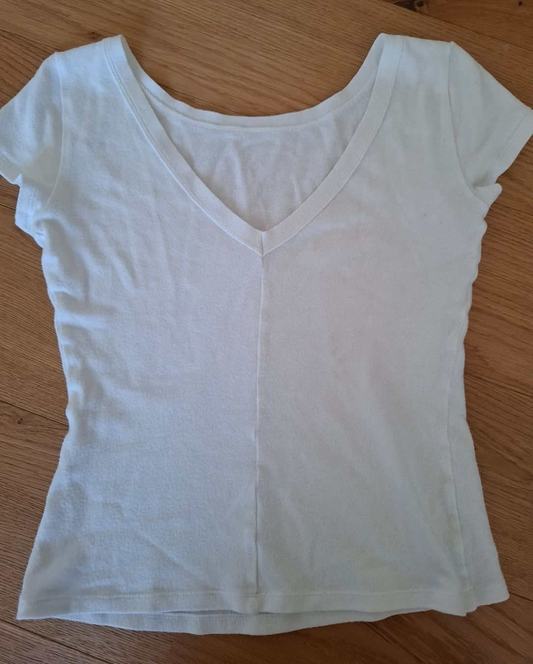 Top: MAX&Co t-shirt – Usato da Genthod venduto da daf_odill 6