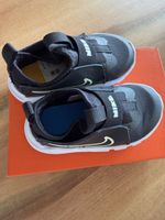 Nike Kinderschuhe schwarz Neu 