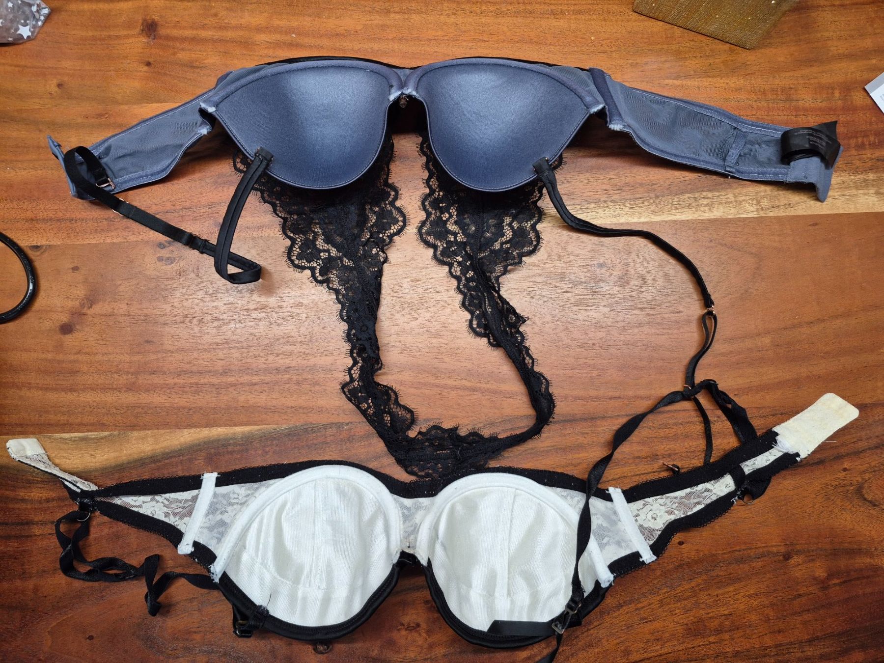 Hunkemöller Altra biancheria intima: 2 BH (80A,80B) – Usato da Tagelswangen venduto da Daubinator7 1