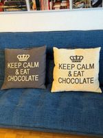Coussins "Keep Calm & Eat Chocolate" Marine & Beige