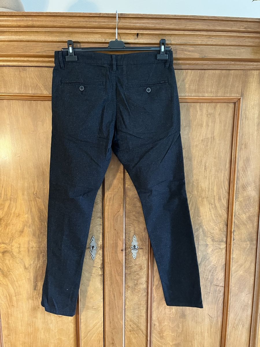 Esprit Hosen: Chino, dunkelgrau, Gr. 31/32 (slim), Esprit – Gebraucht aus St. Gallen von Gloom22 2