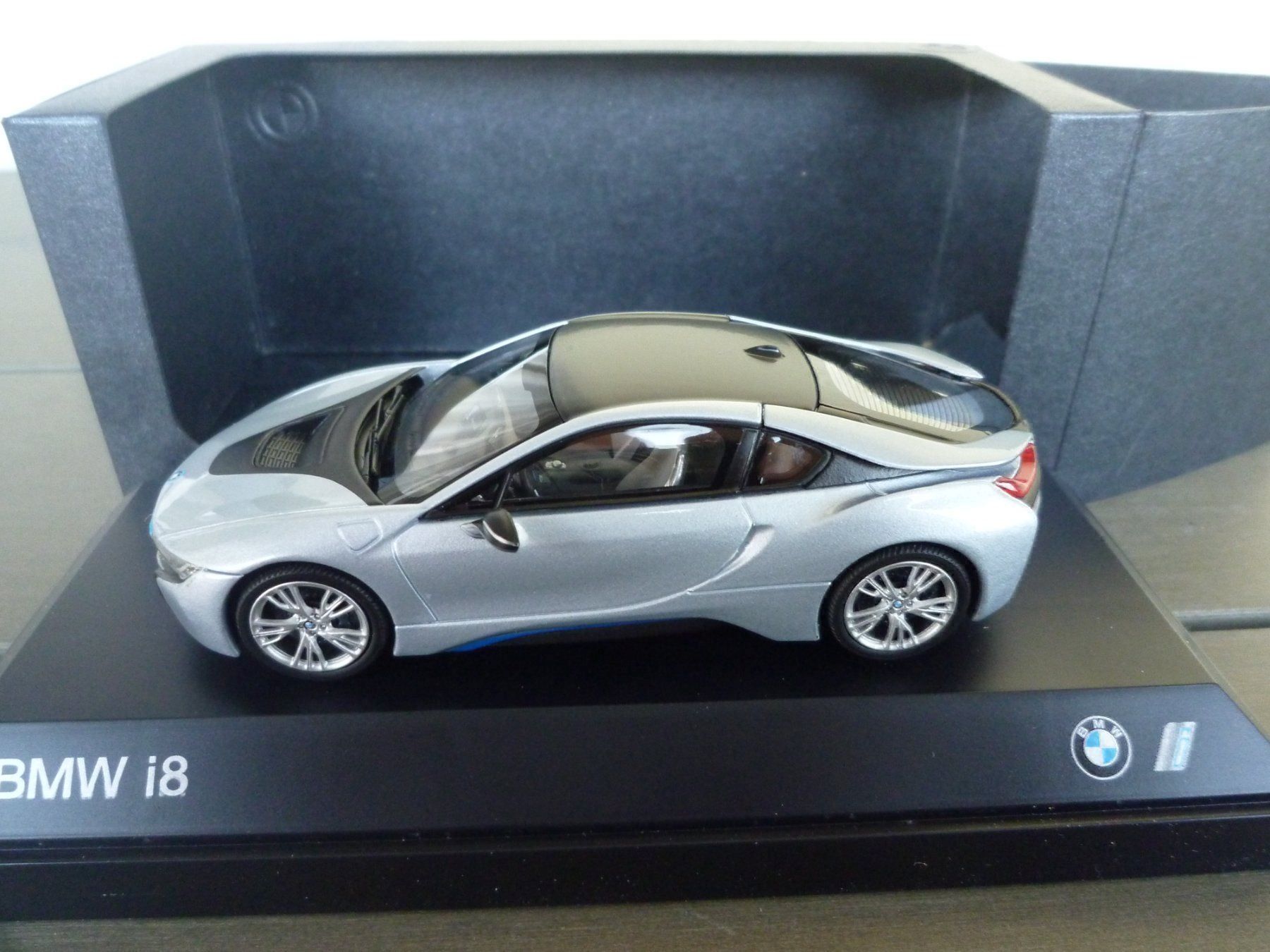 Modellini d'auto: BMW i8 – Nuovo e nell'imballaggio originale da Flawil venduto da Imperiosud 4