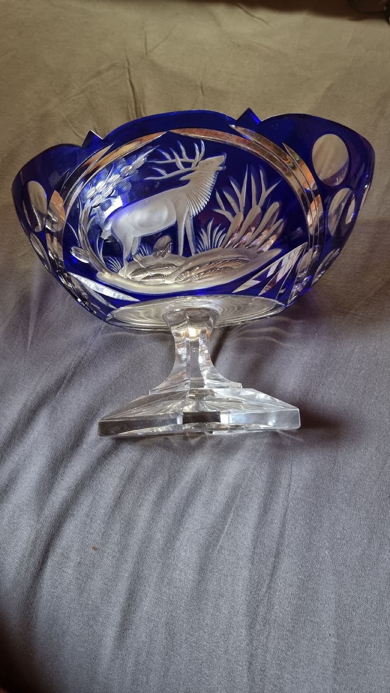 Bicchieri: .Kristallglasschale mit Hirsch – Usato da Sils im Domleschg venduto da platin01