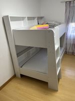 Hochbett mit Bettkasten und zwei Matratzen 