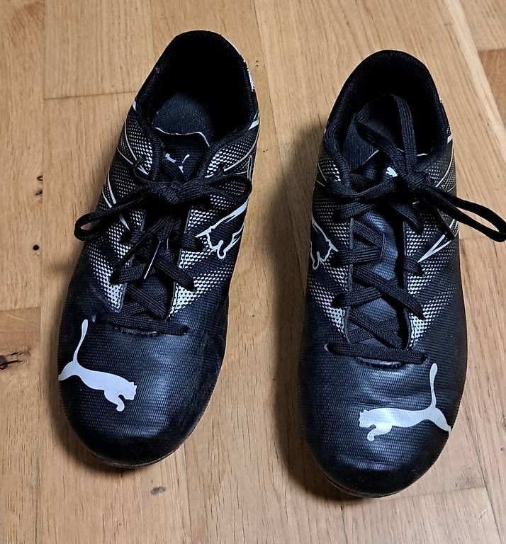 Puma Scarpe per ragazzi: Fussballschuhe Kinder Grösse 34 – Usato da Zuerich venduto da Wurstfach