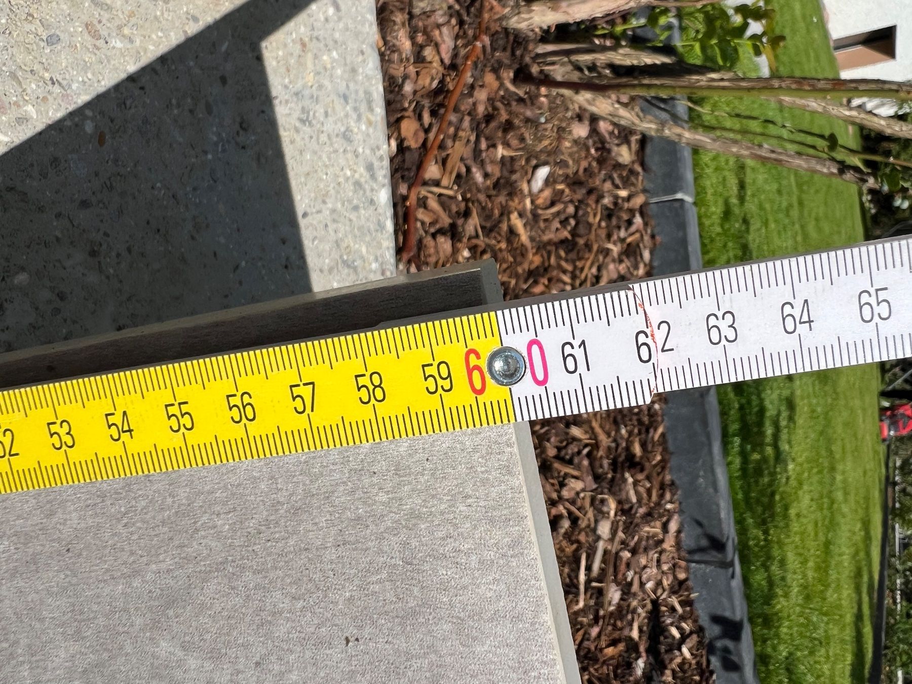 Rivestimenti per pavimenti: Mirage Feinsteinzeug Terrassenplatten 60x60x1.8 cm – Usato da Wettingen venduto da riffrack 3