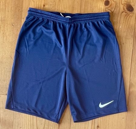 Short Nike - comme neuf - Taille 14/15A (147/168 cm)