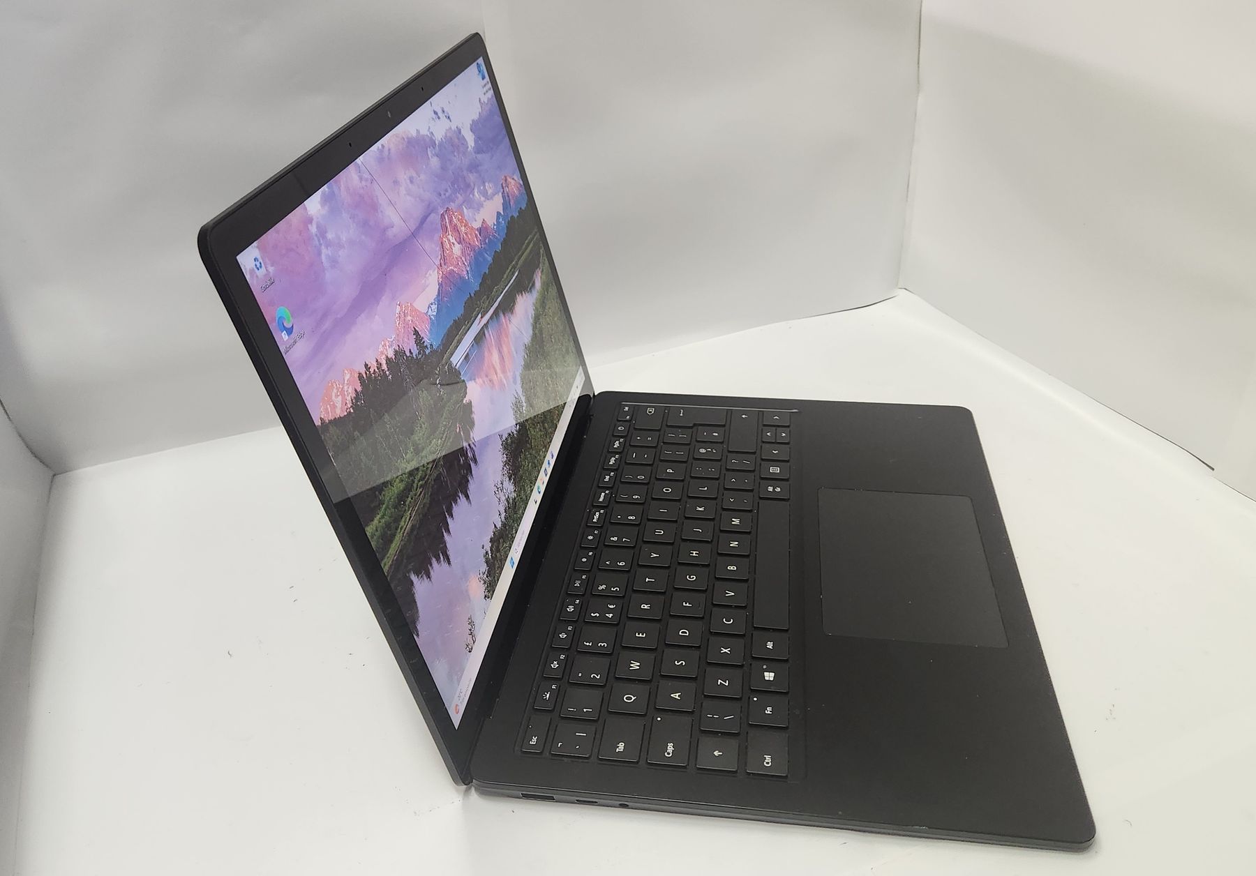 Microsoft Portables: Microsoft Surface  – D'occasion à Donneloye par ire_767q 2