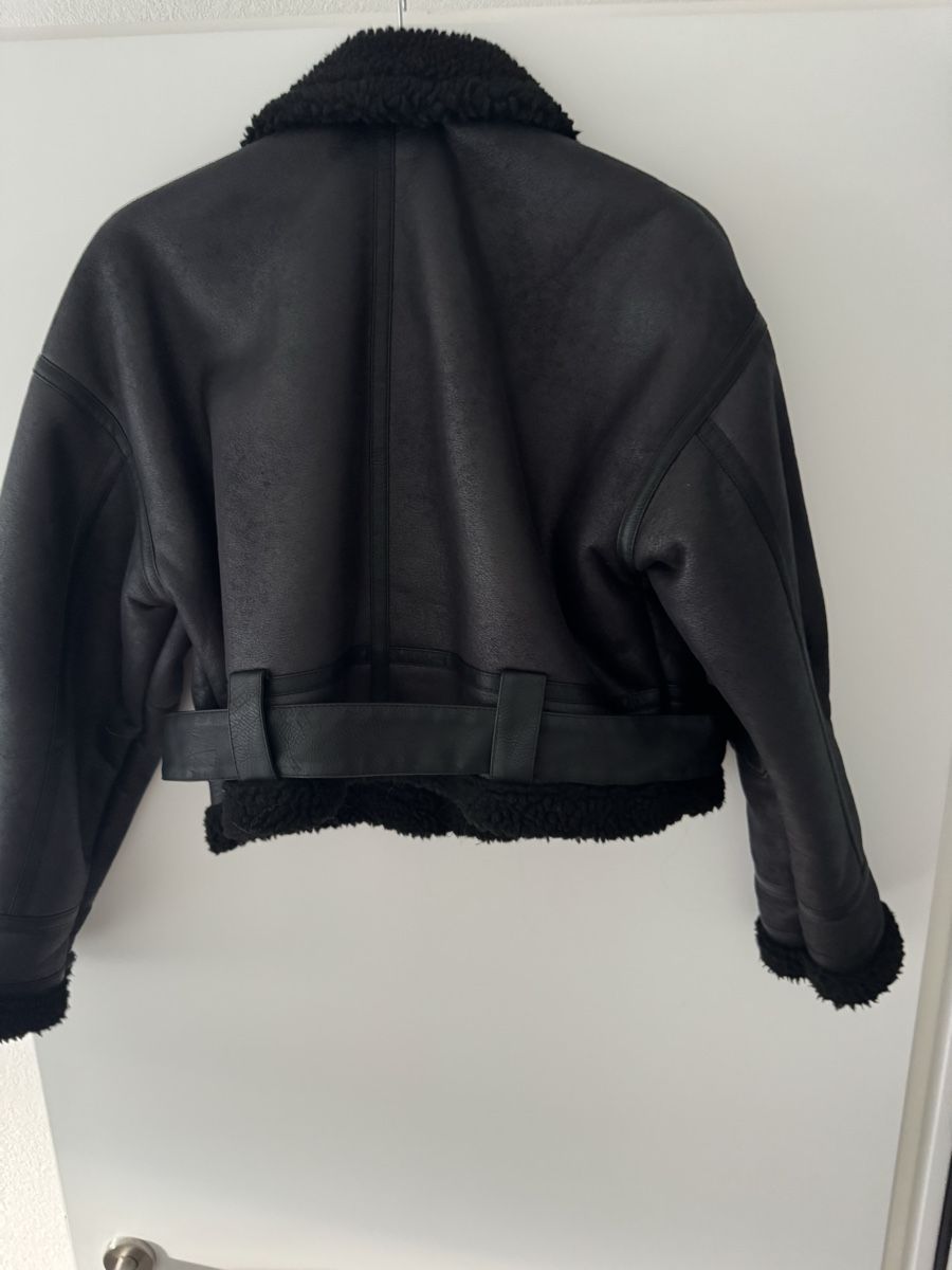 Giacche: Black teddyjacket – Usato da Sierre venduto da jen_w8vt 1