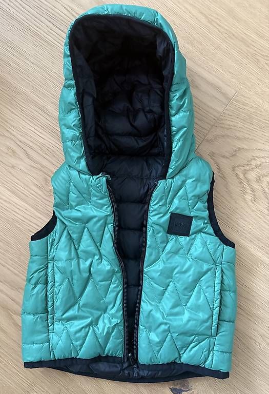 Hugo Boss Altro abbigliamento: Boss Daunenweste Gr. 74 (12M) – Usato da Sargans venduto da jenabek 2