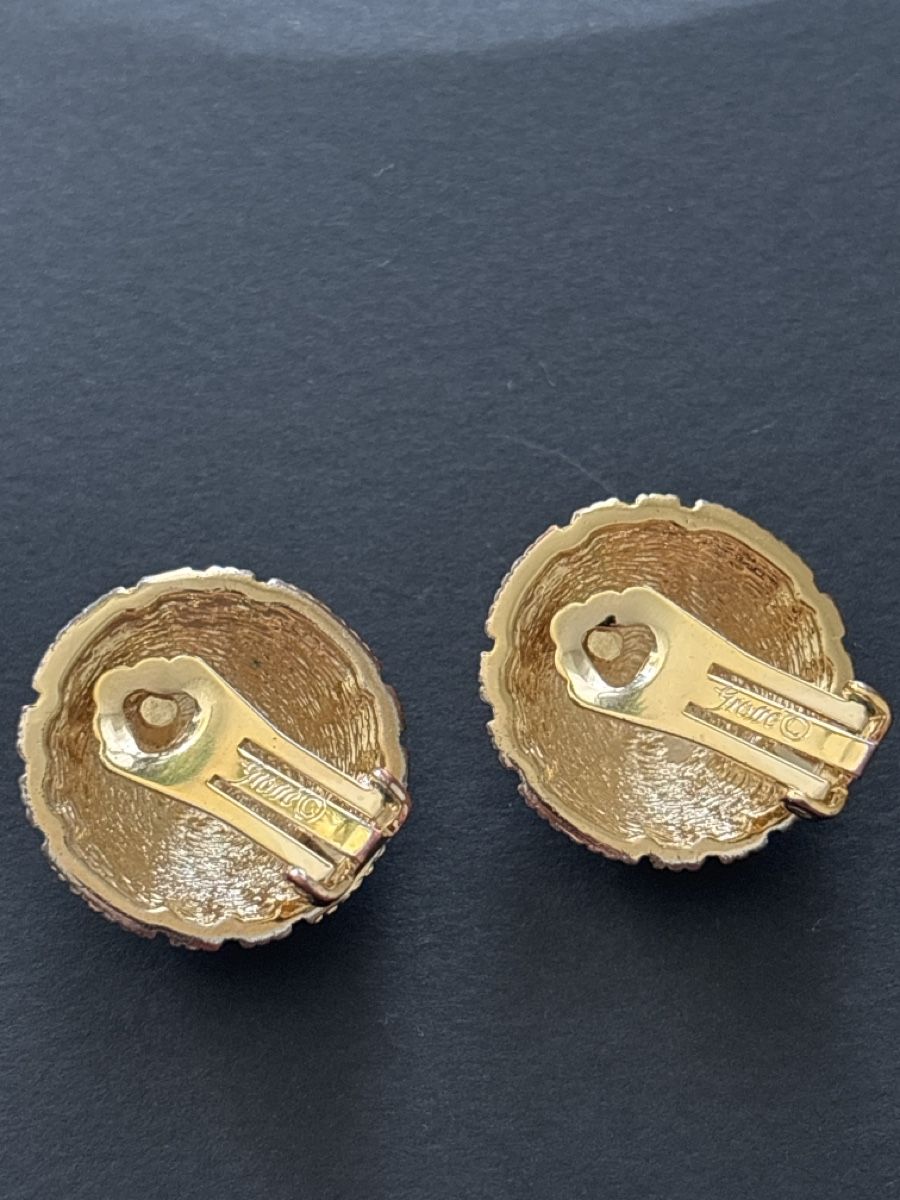 Ohrringe & -stecker: Grossé vintage Ohrclips vergoldet – Gebraucht aus Uznach von Vintage2022. 1
