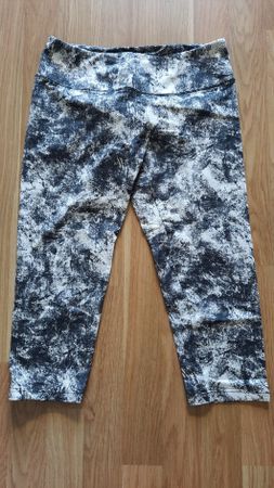 Damen 3/4 Sporthose Print Grösse M guter Zustand