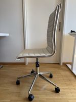 Bürostuhl aus Kunstleder in Weiss, guter Zustand
