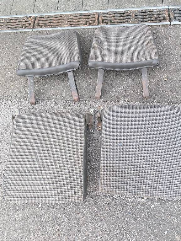 Tutti pezzi di ricambio auto: 2x Defender inward facing seats – Usato da Blonay venduto da Les_jeunes 2