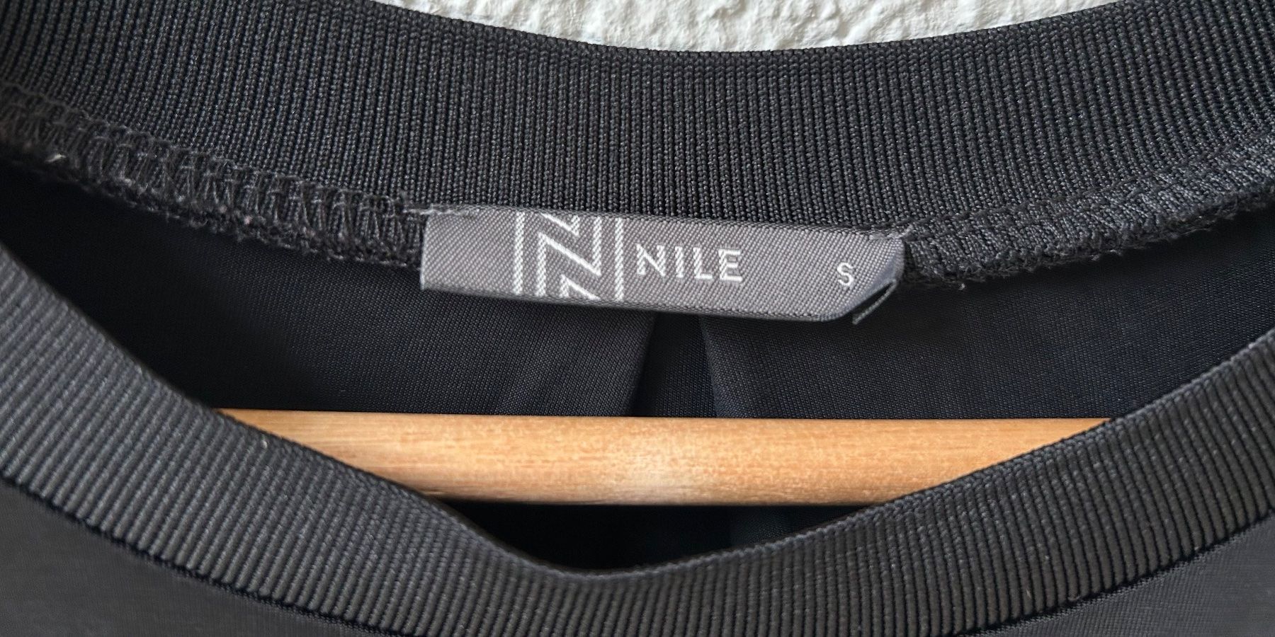 Nile Kleider: NILE Kleid – Gebraucht aus STUDEN BE von SMIROS 5