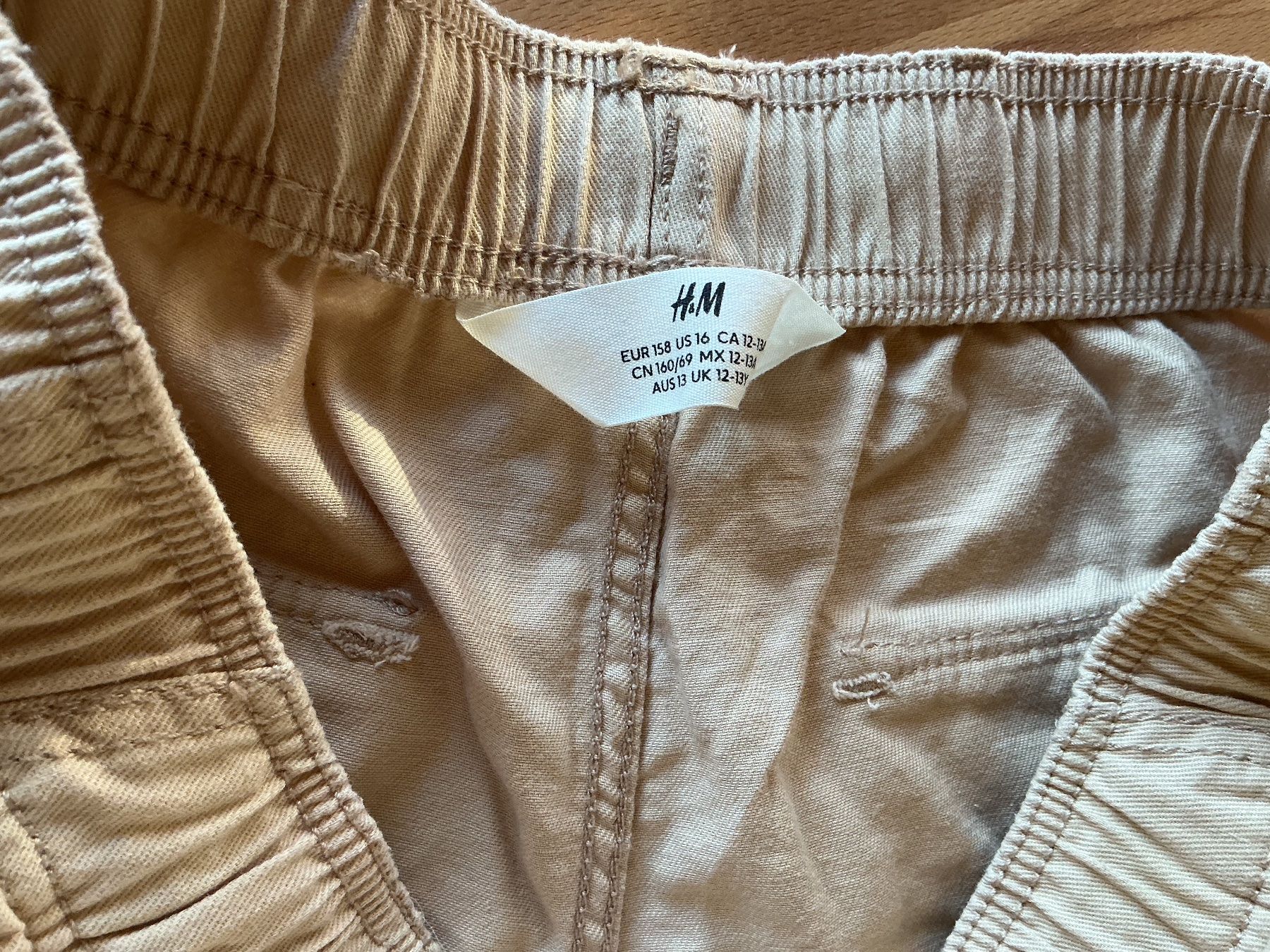 H&M Pantaloni: Shorts beige,  Gr. 158, H&M – Usato da Schinznach Dorf venduto da Balz1968 1