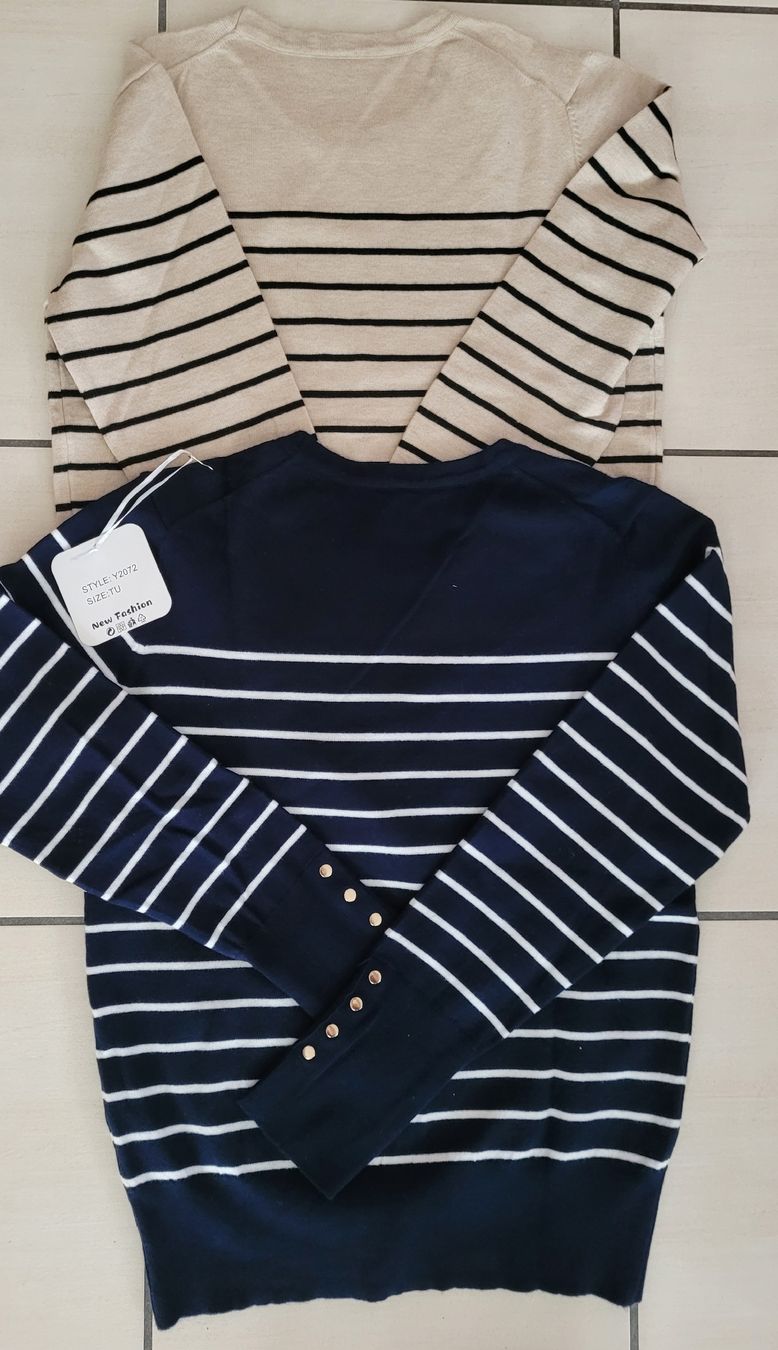 Pullover & Sweatshirts: Lot de 2 pulls à rayures - Taille unique – Neu und originalverpackt aus Renens VD von Domino73 1