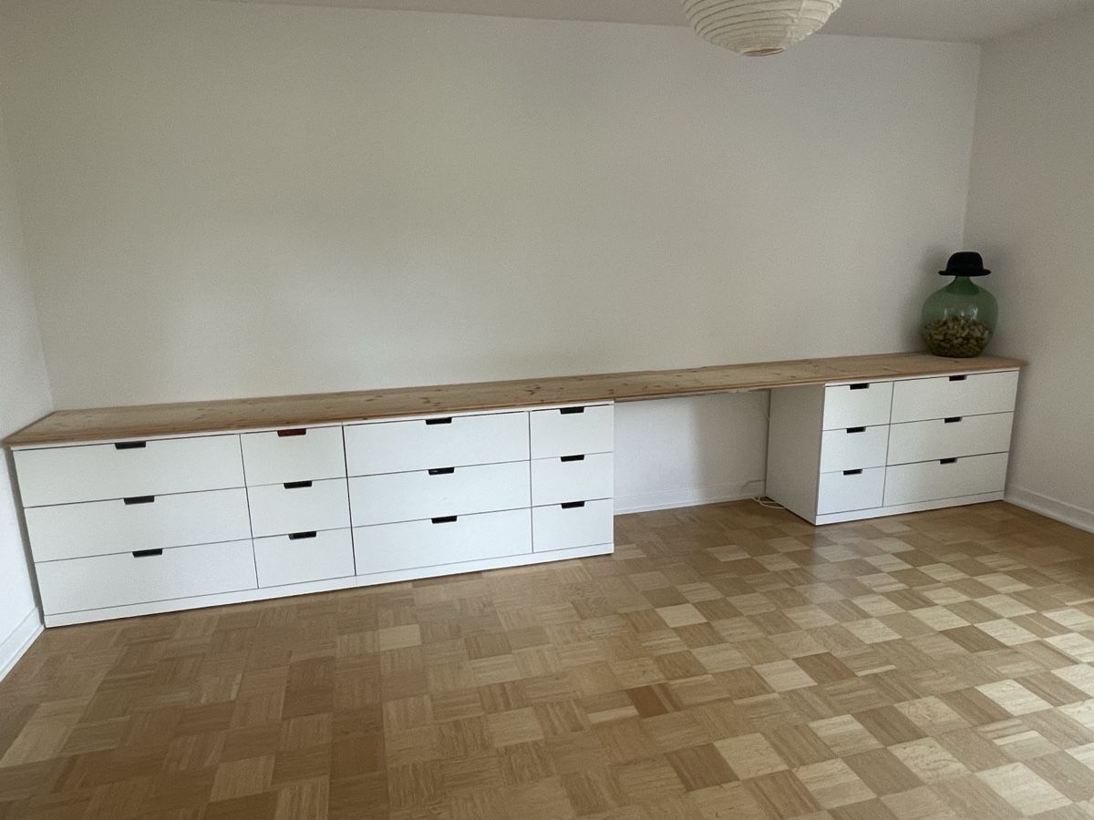 Schreibtische: Massiver Schreibtisch / Sideboard mit 4,70 m Echtholzplatte  – Neu (gemäss Beschreibung) aus Wetzikon ZH von cyb_7y78