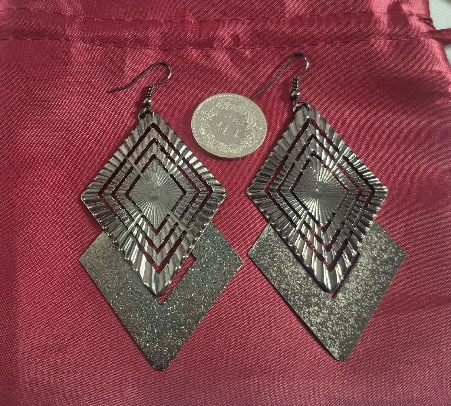 Boucles d'oreille: Orecchini pendenti color argento scuro con rombi – D'occasion à Giubiasco par Stefaniav 3