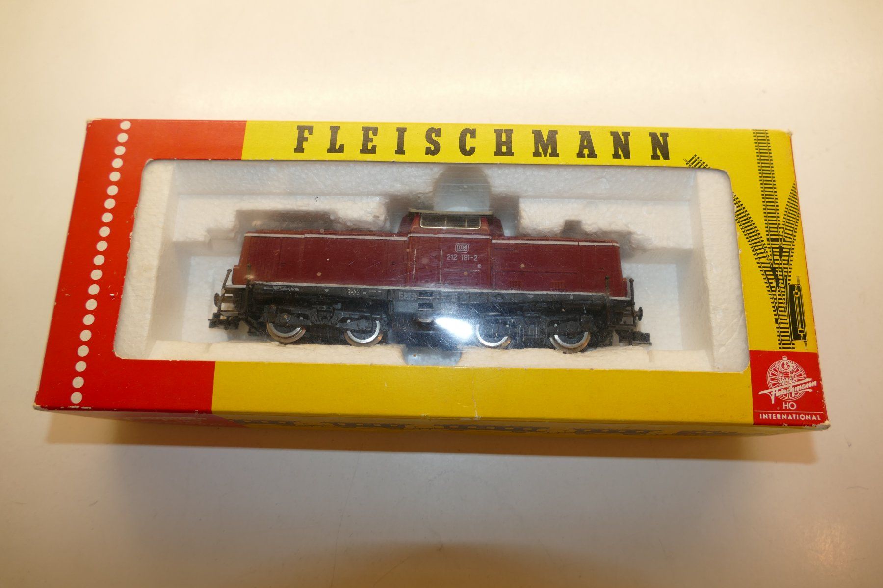 Fleischmann Modellini di ferrovie: Fleischmann H0: DB Diesellok BR212 – Usato da Niederhasli venduto da rail-duerst
