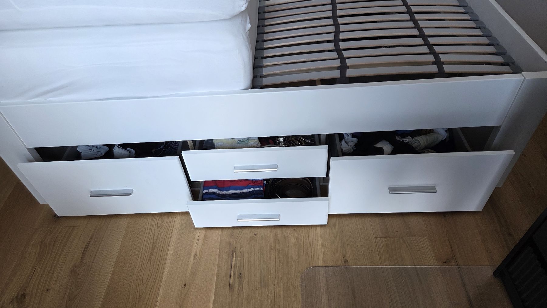 Betten: White Bed Frame 180x200 with Drawers and slatted bed frame – Gebraucht aus Zürich von alb_qm9r 1