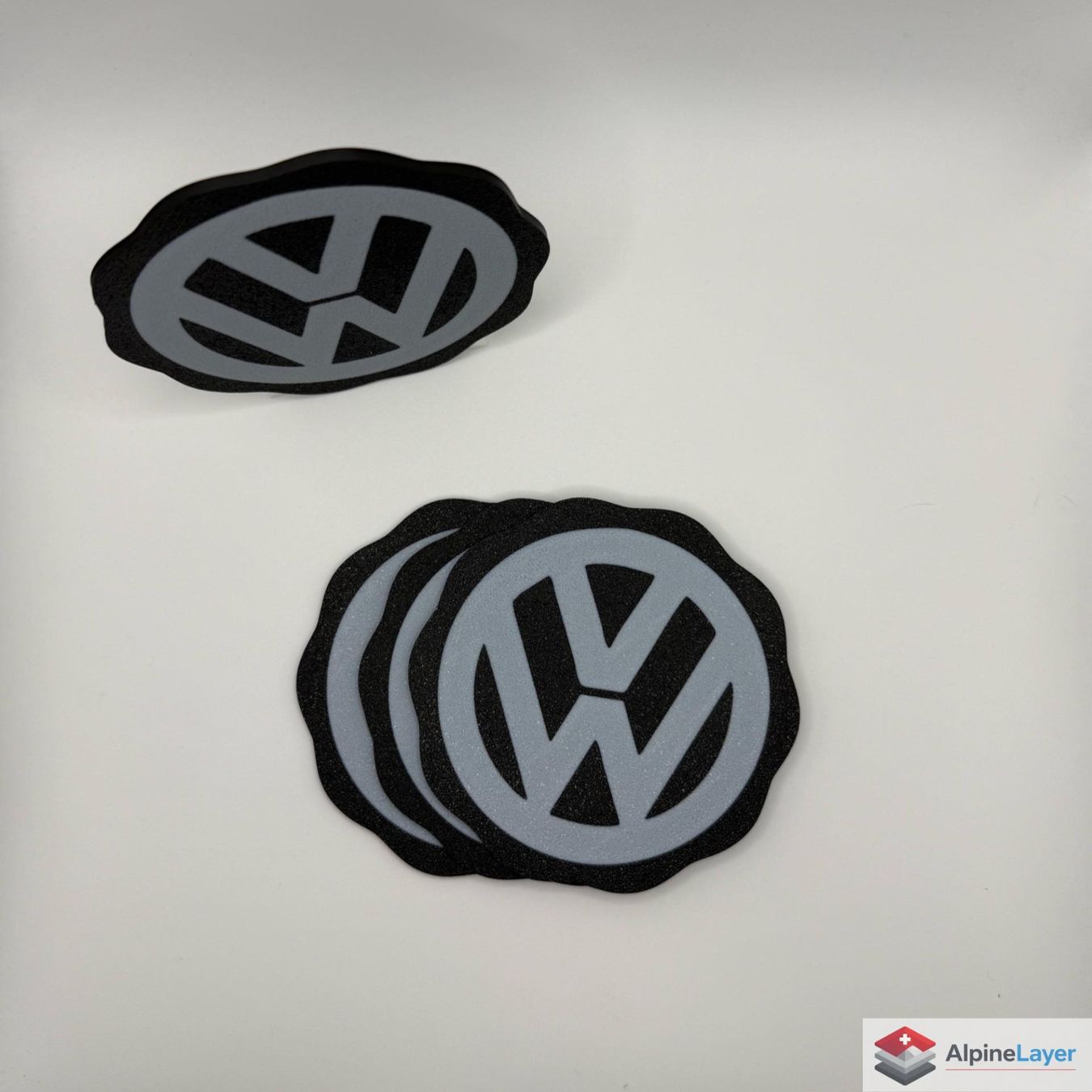 Sottobicchieri: VW Logo Coaster 3D Printed Car Drink Coaster – Nuovo (secondo la descrizione) da Losone venduto da AlpineLayer 1