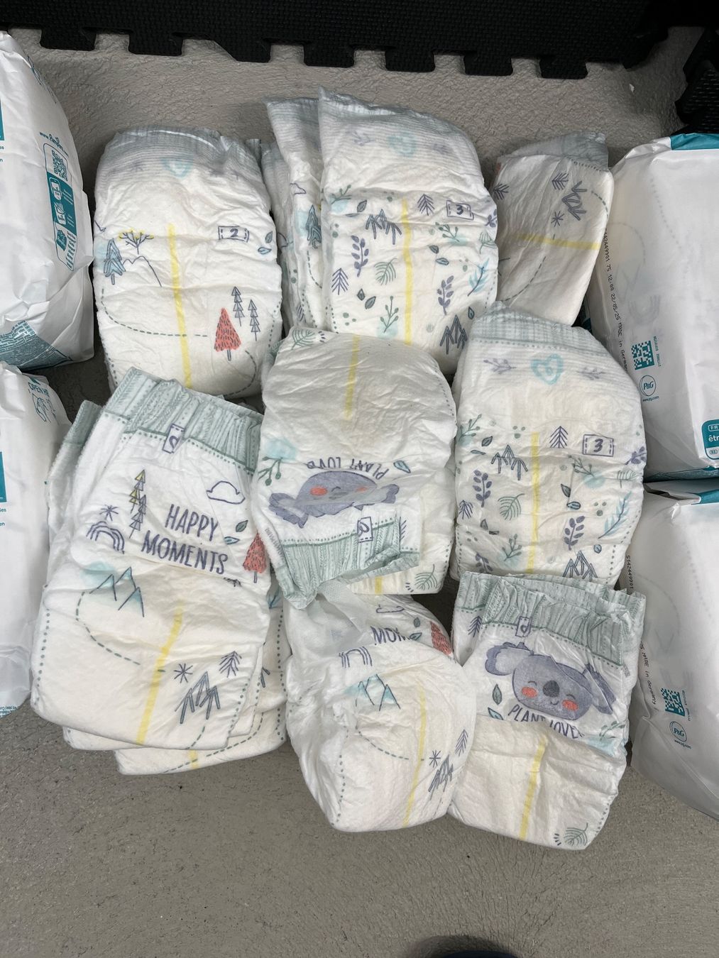 Pampers Windeleimer & Windeln: Pampers Harmonie Set 1 + 3 – Gebraucht aus Obfelden von User500 1
