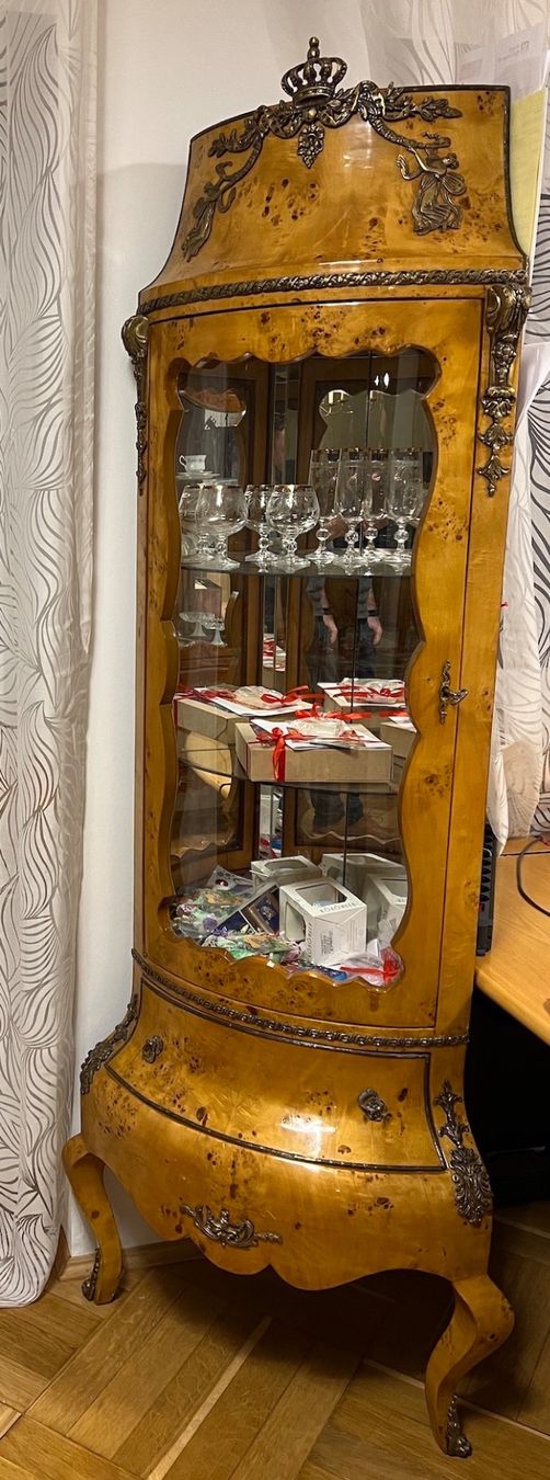 Vetrine: Barock Vitrine Eckvitrine Eckschrank Barockstil Messing – Usato da Gemünden venduto da GEUENWALD 1