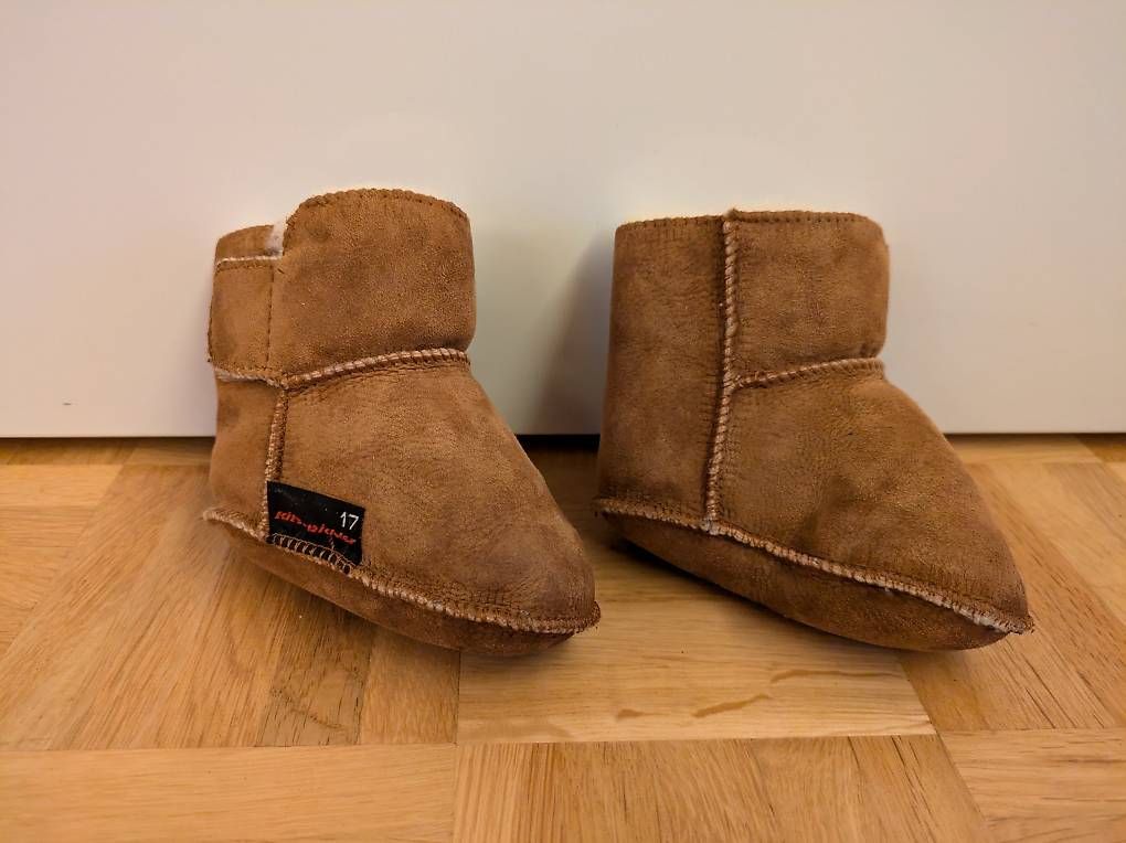 Scarpe per ragazzi: Baby Lammfell Stiefel – Usato da Weiningen ZH venduto da Sandra188