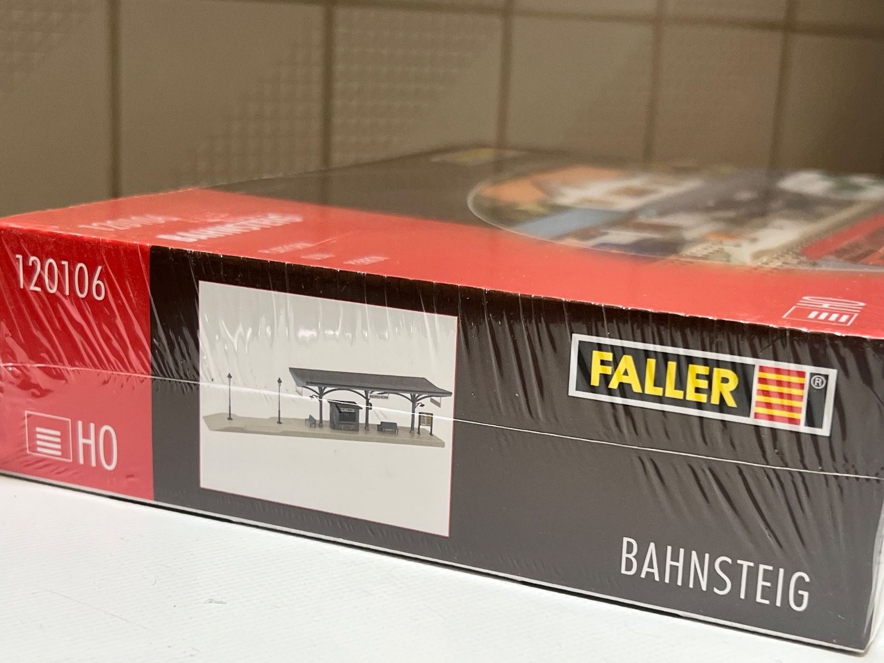 Faller Modelleisenbahnen: H0 Faller 120106 Bahnsteig Bausatz, Neu !! – Neu und originalverpackt aus Geroldswil von TopTrain54 1