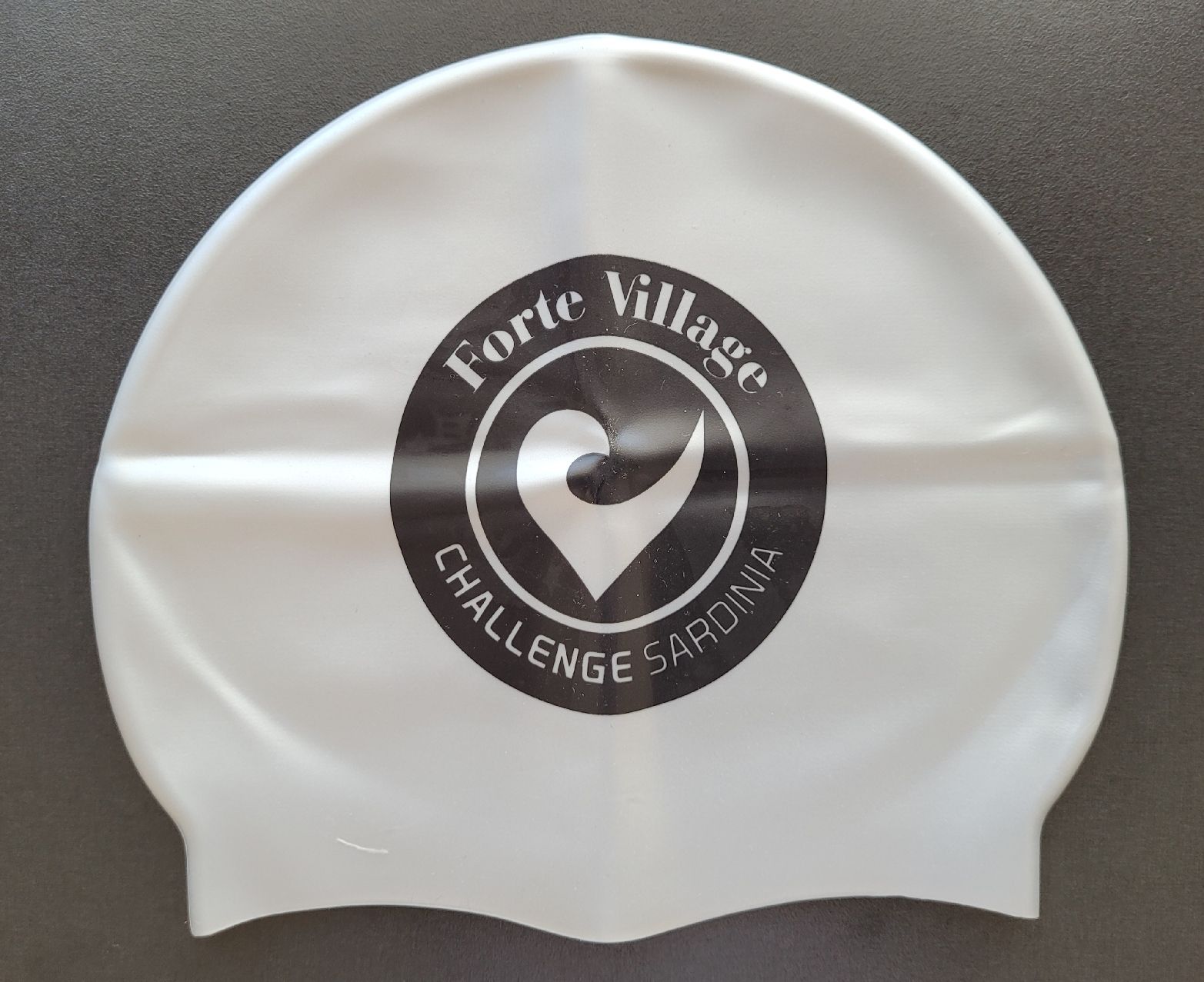 Schwimmbad: Badekappe "Challenge Forte Village" – Neu (gemäss Beschreibung) aus Flims Waldhaus von cil_6n8t