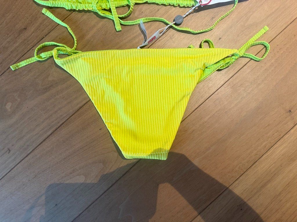 Costumi da bagno & Bikini: last chance till 28 Aug Solid and Striped reversible bikini – Nuovo e nell'imballaggio originale da St-Sulpice VD venduto da juhdu 6